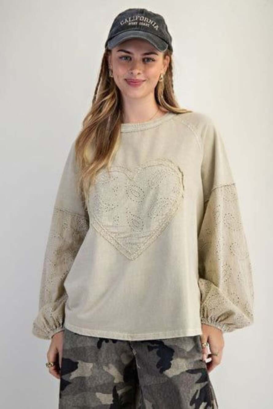 NWT Easel Eyelet Heart Patch Top Size L Faded Sage